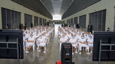 Çete üyeleri açık duruşmaya böyle katıldı