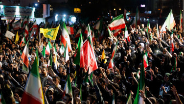 Tahran'da füzelerle gövde gösterisi