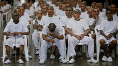 47 bin suçtan yargılanıyorlar: Reuters'tan çarpıcı kareler