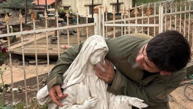 Önce balyoz, şimdi de sigara: Bir heykel skandalı daha