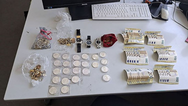 Anaokulu çocuğu parkta hazine buldu