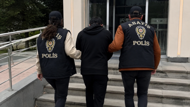 Vahşet: Köpek tasmasıyla boğularak öldürüldü, arabada cesedi parçalandı