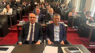 Özgür Özel, CHP Grup Başkanı seçildi: 27 vekil katılmadı