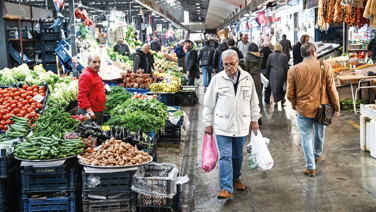Yoksulun tenceresi dertle kaynıyor