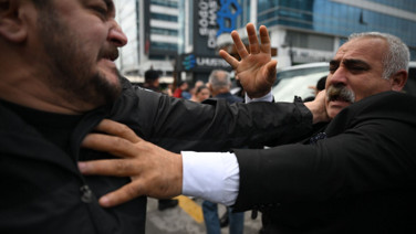 Fotoğraflarla CHP önünde tahliye kavgası