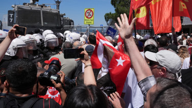 Özgür Özel'e İzmir'de Cumhuriyet Meydanı yasağı