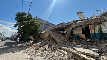 Filipinlerde çok şiddetli deprem