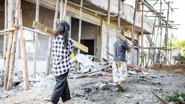 3 milyon çocuk geçinmek için ter döküyor
