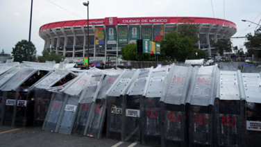 İçeride parti, dışarıda kaos: Dünya Kupası maçında stadı basmaya çalıştılar!