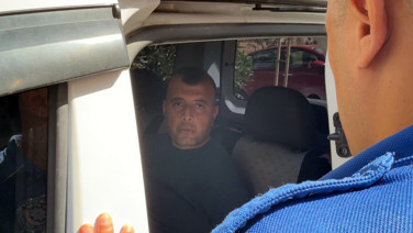Bir katliam da Antalya'da: Eşini ve kayınpederini öldürdü