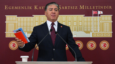 Özgür Özel'den grup toplantısı kararı