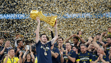 Nando de Colo, şampiyonlukla basketbola veda etti