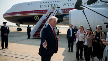 Trump'ın 400 milyon dolarlık uçağında kitap skandalı