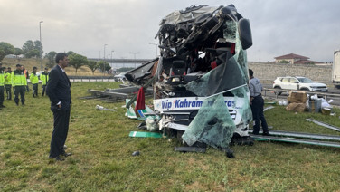Anadolu Otoyolu'nda yolcu otobüsü kaza yaptı: 5'i ağır 15 yaralı