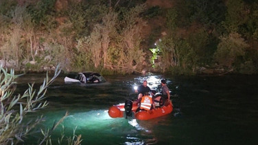 Otomobille Munzur Nehri’ne uçtular