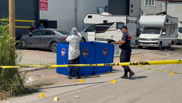 Bursa’da dehşet: Eniştesini sokakta, eşini evinde öldürdü