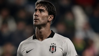 Beşiktaş forvetine kavuşuyor: 'Kartal' Vlahovic ile uçacak!