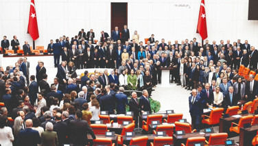 Oylamada Cumhur İttifakı’ndan 9 fire