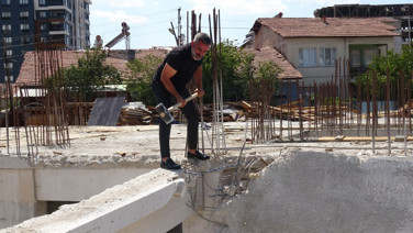 Beton kalitesiz çıkınca kendi inşaatını yıktı