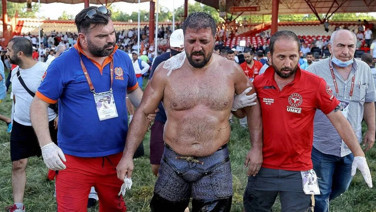 Türkiye'nin en genç pehlivanı güreşi bırakıyor