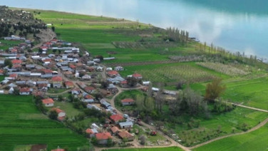 Türkiye’de göl üzerinde yaşamın sürdüğü tek ada. Çok az kişi biliyor