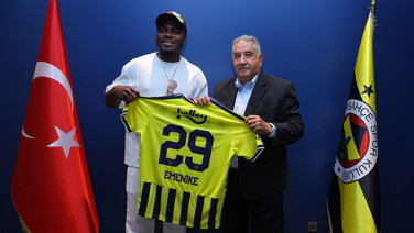 Emenike yıllar sonra Fenerbahçe'ye geri döndü