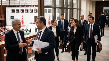 Memurları ilgilendiren teklif Meclis'te! Yılda iki kez ikramiye gündemde