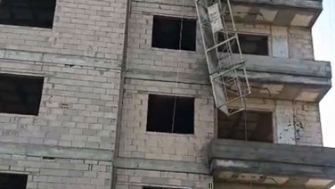 Mersin'de inşaat işçisi kardeşler iskeleden düştü: 1 ölü, 1 yaralı