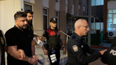 8 ay kaçtı. Cinayet soruşturmasında aranan iş insanı taziyede yakalandı
