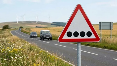 Dört nokta yan yana... Trafikteki anlamı çok önemli