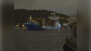 İstanbul Boğazı'nda panik. 147 metrelik gemi istikametinin tersine döndü