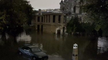 Kağıthane'deki tarihi Sadabat Cami sular altında kaldı