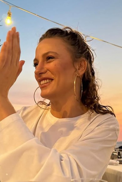 Serenay Sarıkaya'dan yaza veda paylaşımı - Resim : 1
