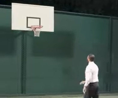 Suriye'de şaşkına çeviren görüntü: Şara basketbol oynadı - Resim : 2