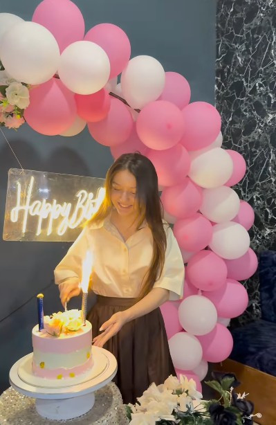 Sosyal medya fenomeni, annesinin gözleri önünde öldürüldü - Resim : 2