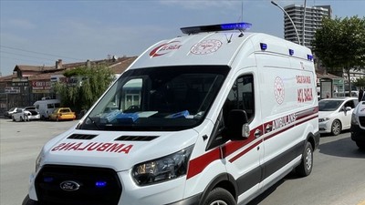 Mantar toplarken akrabasını vurdu
