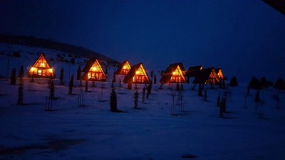 Yıldız Dağı'ndaki bungalov evler, bazı oteller ve telesiyej kullanıma kapatıldı