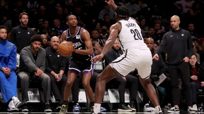 NBA'de bir takas daha: De'Aaron Fox, San Antonio Spurs'e geçti