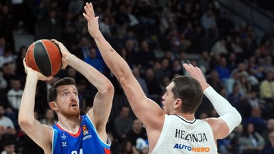 Anadolu Efes’ten Euroleague’de kritik zafer! Real Madrid’i devirdi