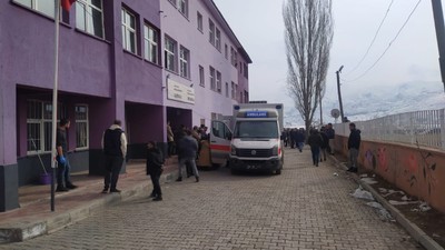 Okulda yemek yiyen 34 öğrenci hastanelik oldu