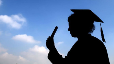 Üniversitelilerin yüzde 53'ü kadın