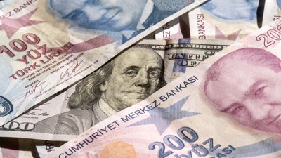 Dolar zirveye yakın