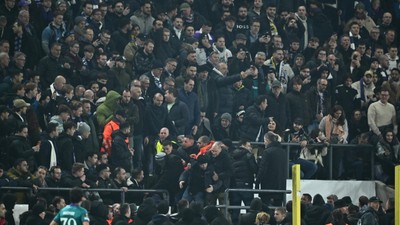 Anderlecht, Fenerbahçe'ye ırkçı saldırının cezasını açıkladı