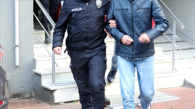 İzmir'de uyuşturucu operasyonu: Binlerce hap ele geçirildi