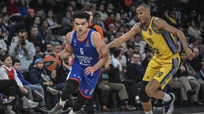 Efes'ten ALBA Berlin'e 25 sayı fark!