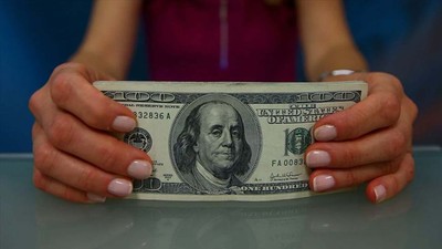 100 dolarlık banknota Trump resmi