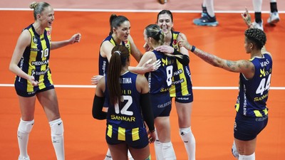 Fenerbahçe, filedeki derbide VakıfBank’ı süpürdü