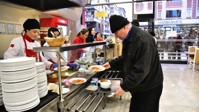 Hayırseverler, Kent Lokantaları'nda iftar sofraları kuruyor