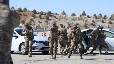 'Bordo Bereliler'den nefes kesen eğitim