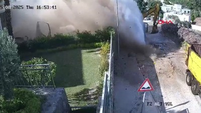 Bodrum'da ana isale patladı: 9 evi su bastı